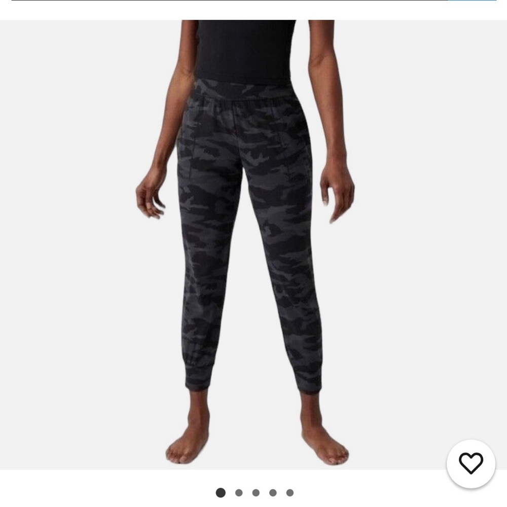 athleta | black salutation camo joggers | XSP extra small petite | high rise